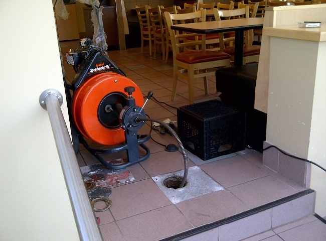 Dịch vụ th&ocirc;ng cống nghẹt quận 6 Vạn Ph&aacute;t quy tr&igrave;nh chất lượng