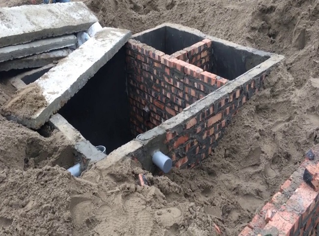 X&acirc;y dựng hầm tự hoại.