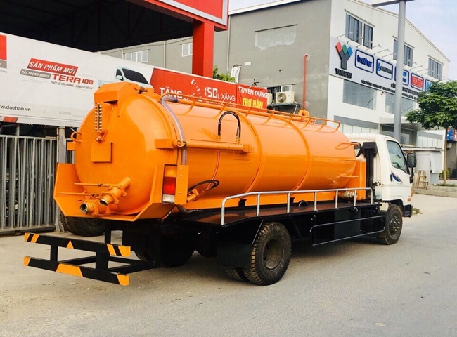 Dịch vụ r&uacute;t hầm cầu quận 4 Vạn Ph&aacute;t với nhiều ưu đ&atilde;i hấp dẫn